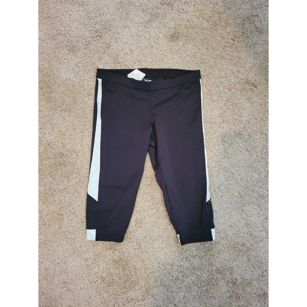 Saucony Black Workout Capri Pants